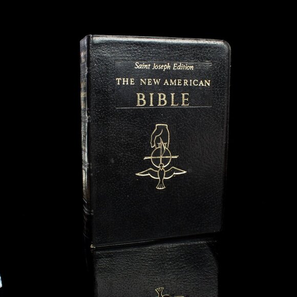 Saint Joseph Edition The New American Bible Leather Cover Family Record Section - Picture 1 of 10